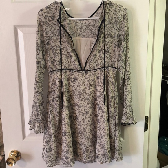 Kimchi Blue Long Sleeve Dress - Picture 2 of 4